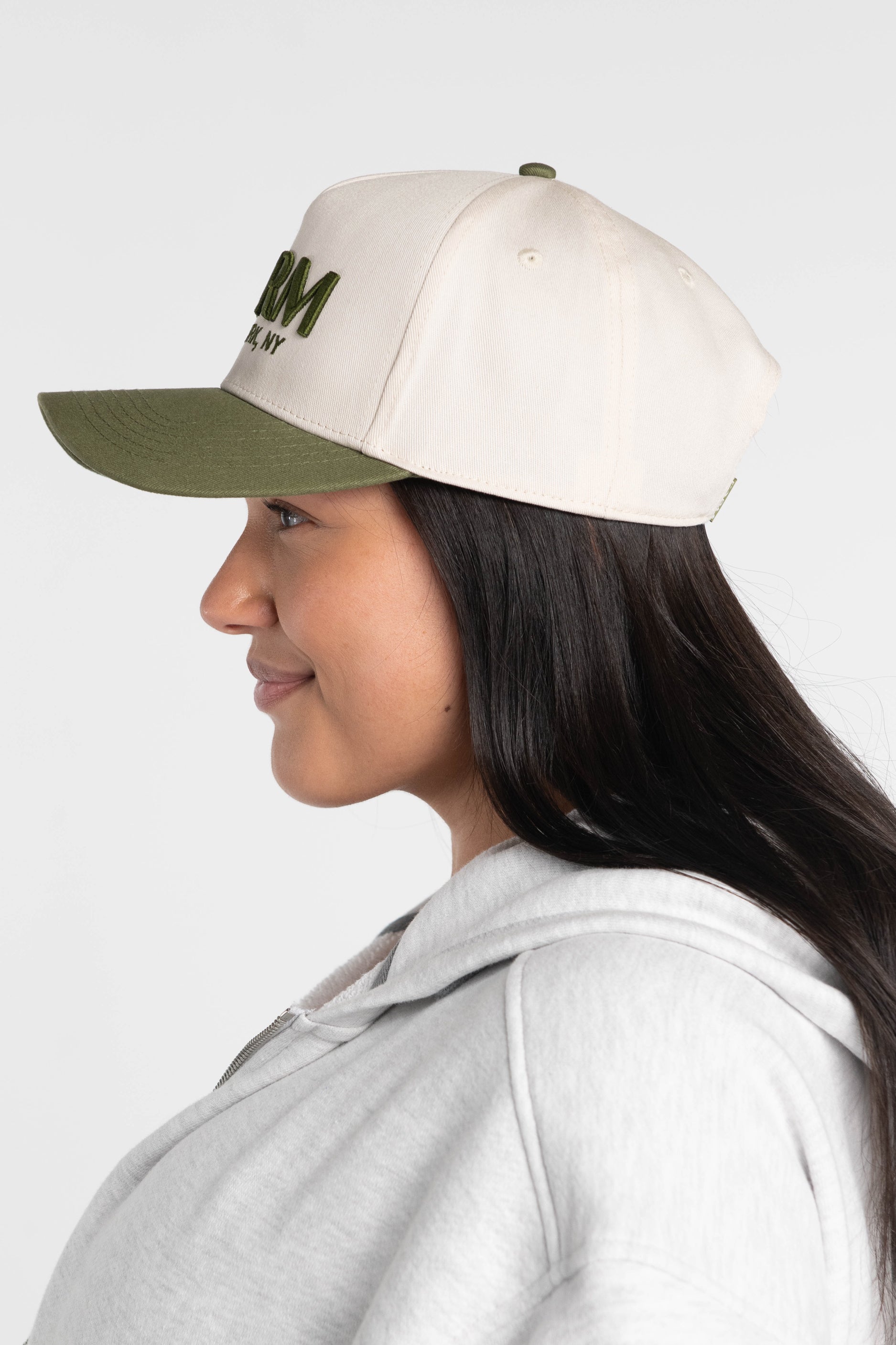 NY FORM Hat in Green & Cream